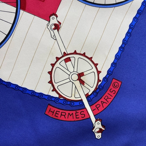 Hermes Vintage Les Becanes Silk Bicycle Themed Scarf 90 cm - Picture 3 of 12